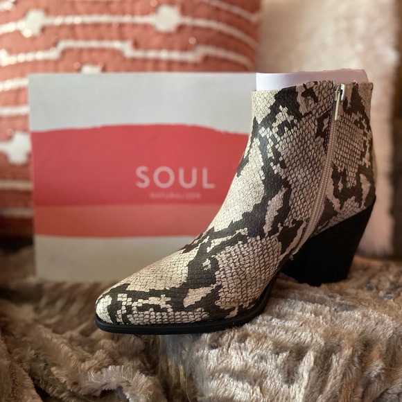 Soul Naturalizer snake skin booties - New In Box - size 8.5 - Picture 1 of 4